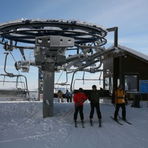 Teď už vás čeká jenom jízda po upravených sjezdovkách na Špičáku.