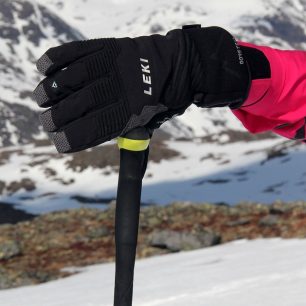 Trigger Loop umožňuje i volný pohyb ruky - s rukavicí Leki