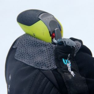 Detail zámku s okem Trigger S Vertical Loop