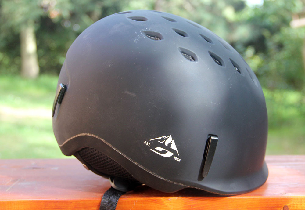 Přilba Julbo Freetourer má čtyři úchyty pro čelovku