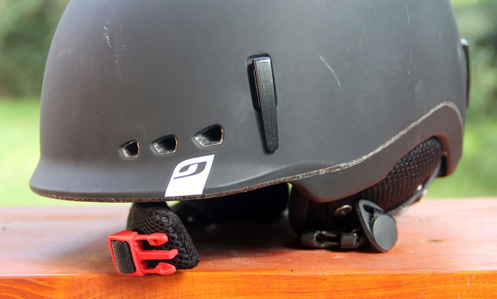 V přední části přilby Julbo Freetourer jsou rozšiřující se větrací otvory