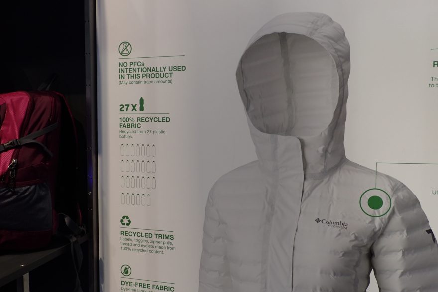 COLUMBIA a její ECOShell JKT je vyroben z 27 PET lahví a je kompletně recyklovatelná.