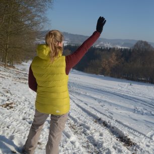 Péřová vesta Warmpeace Yuba v terénu během testování si užila.
