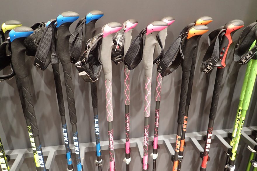 LEKI Uprostřed dámská růžová skitouringová hole.