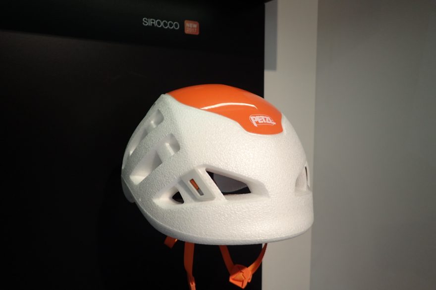 PETZL Nová helma Sirocco.