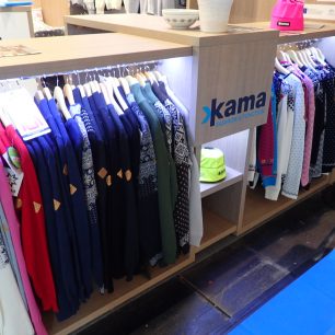 KAMA Jednoduché i vzorované svetry.