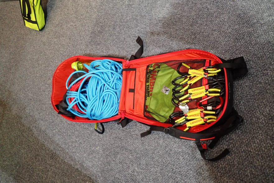 TENDON Nový lanobatoh, který pojme i vybavení na skalky.