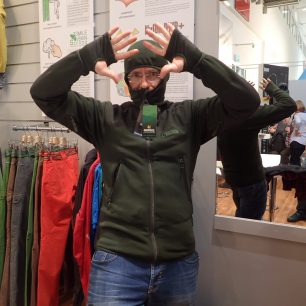 WARMPEACE Oblíbený model mikiny SNEAKER z nového materiálu POWER Stretch je opět zpátky.