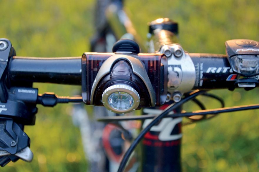Ledlenser čelovka a svítilna na kolo B5R + B2R. Fixace svítilny na řídítkách.