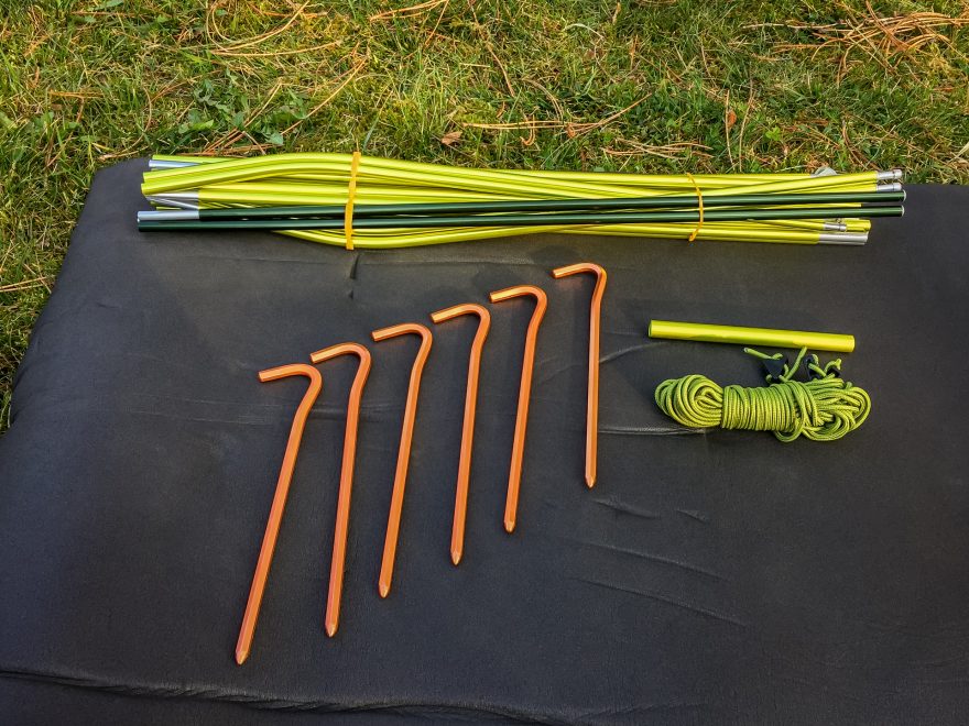 Příslušenství, které ke stanu dostanete.