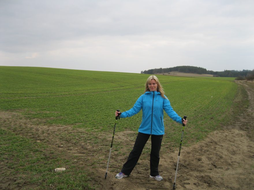Dámská softshellová bunda HANNAH Ellery během testování - Nord walking.