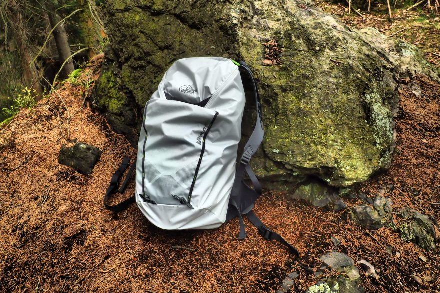 Lehký batoh Lowe Alpine Ascent Superlight 30.