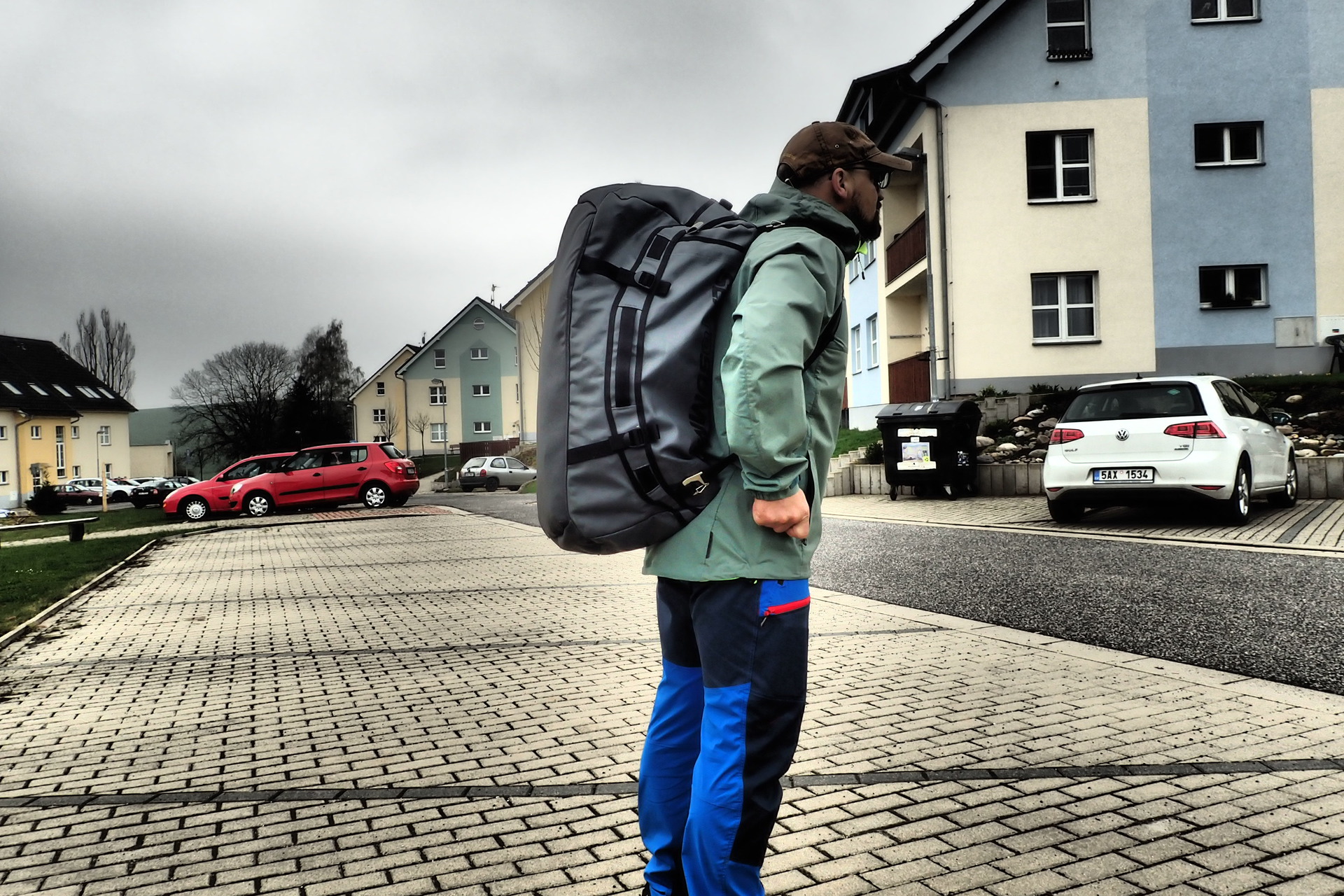 Taška Sea to Summit Duffle bag 90 jako batoh.