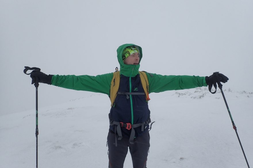 Pohyb bez omezení v bundě HANNAH Haken.