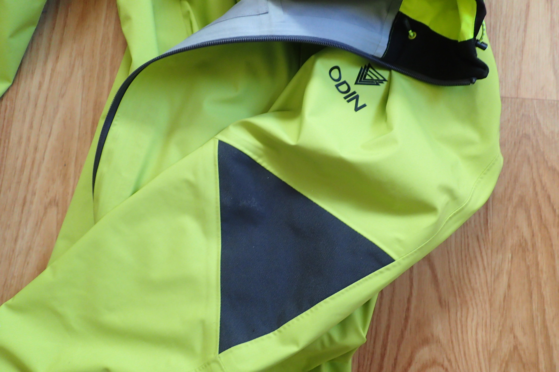 Vyztužené lokty bundy HELLY HANSEN Odin 9 Worlds Jkt.