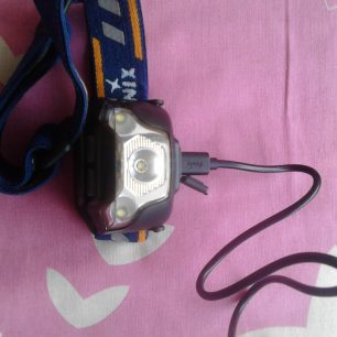 Nabíjení přes micro USB