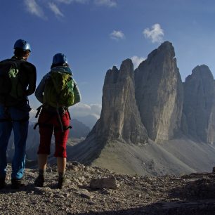 Ikonou Dolomit je trojice zubů Tre Cime, nejkrásnější výhledy na ně jsou z okolních ferat.