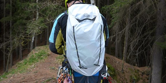 Recenze: Batohu Lowe Alpine Ascent Superlight 30