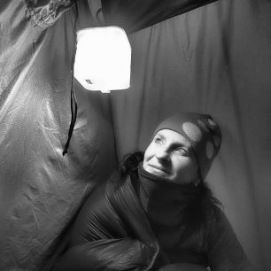 Nafukovací solární lampičku LC1-L využívá i horolezkyně Markéta Hanáková.