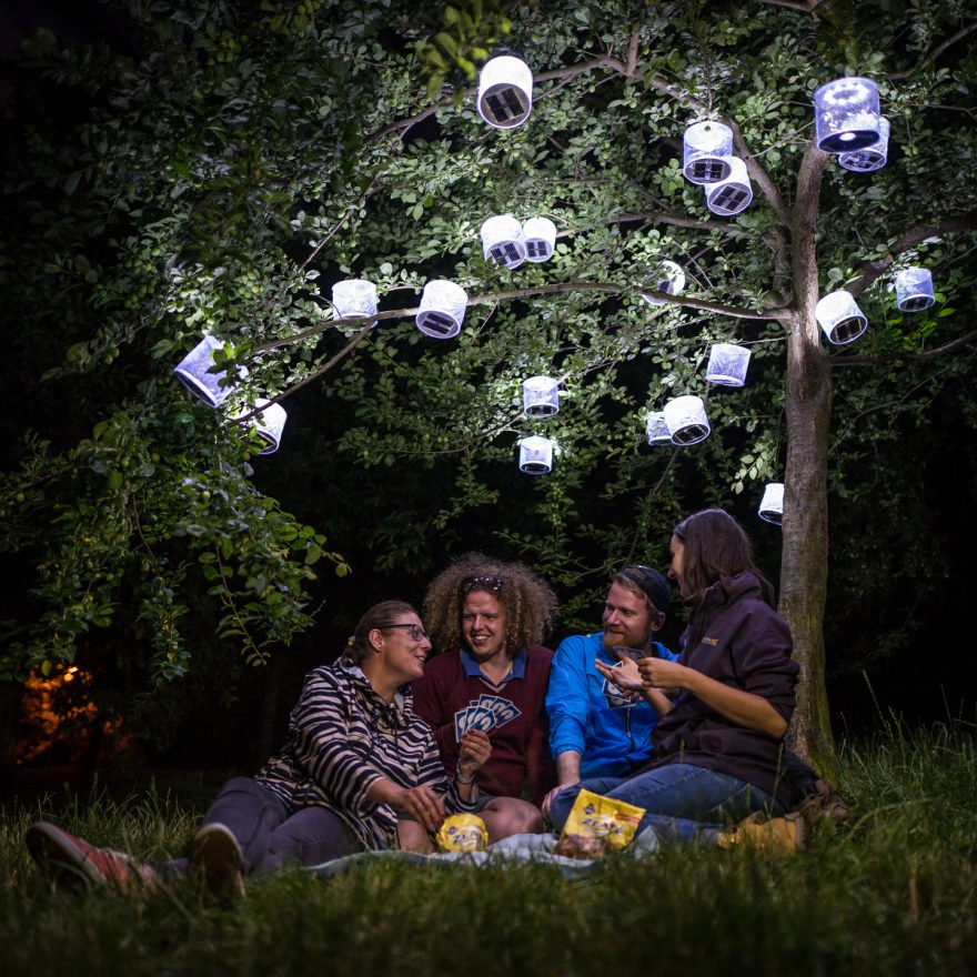 Světlo jako ve dne s nafukovací solární lampičkou LC1-L.