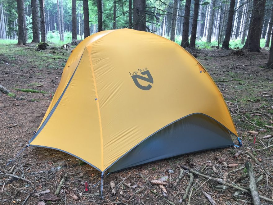 NEMO Blaze 2P pohled na vykrojení tropika.