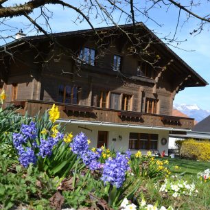 Dřevěná stavení jsou tu typická pro horské vesničky a osady.