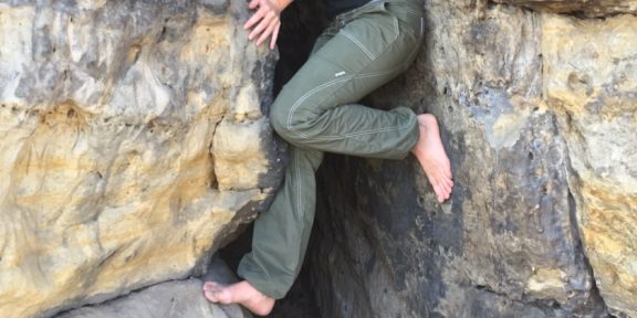 Recenze: Stylové kalhoty Prana Drew Pant pro lezkyně