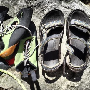 Lezečky a sandály TEVA Terra FI 4 se skvěle doplňují.