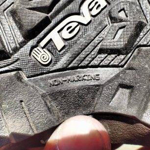 Podešev by měla být NON-MARKING.