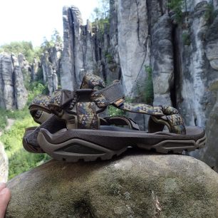 Skvělá podešev Spider Original drží dobře i na skále.