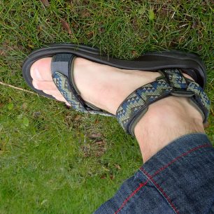 TEVA Terra FI 4 poskytují pohodlí a umožňují nastavení pásků všemi směry.