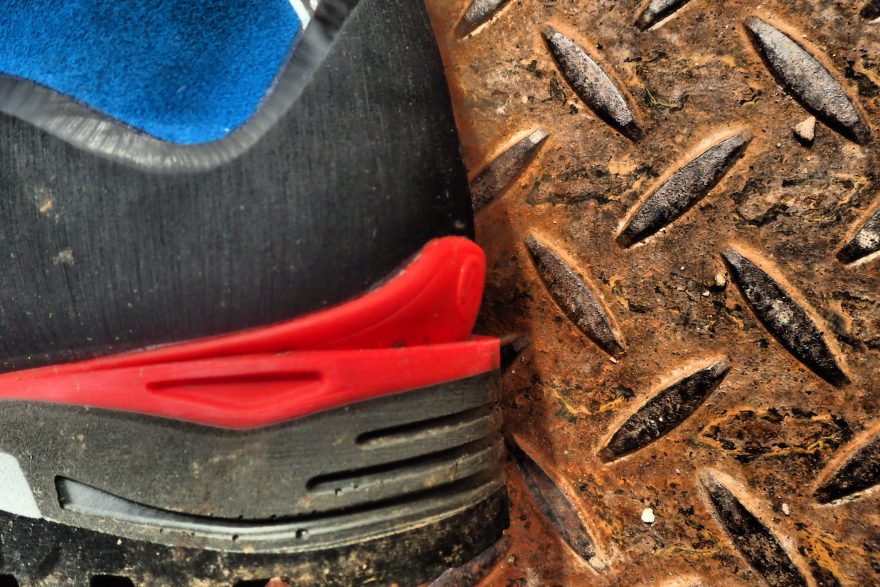 Zadní žlábek pro fixaci poloautomatických maček ASOLO Elbrus GV.