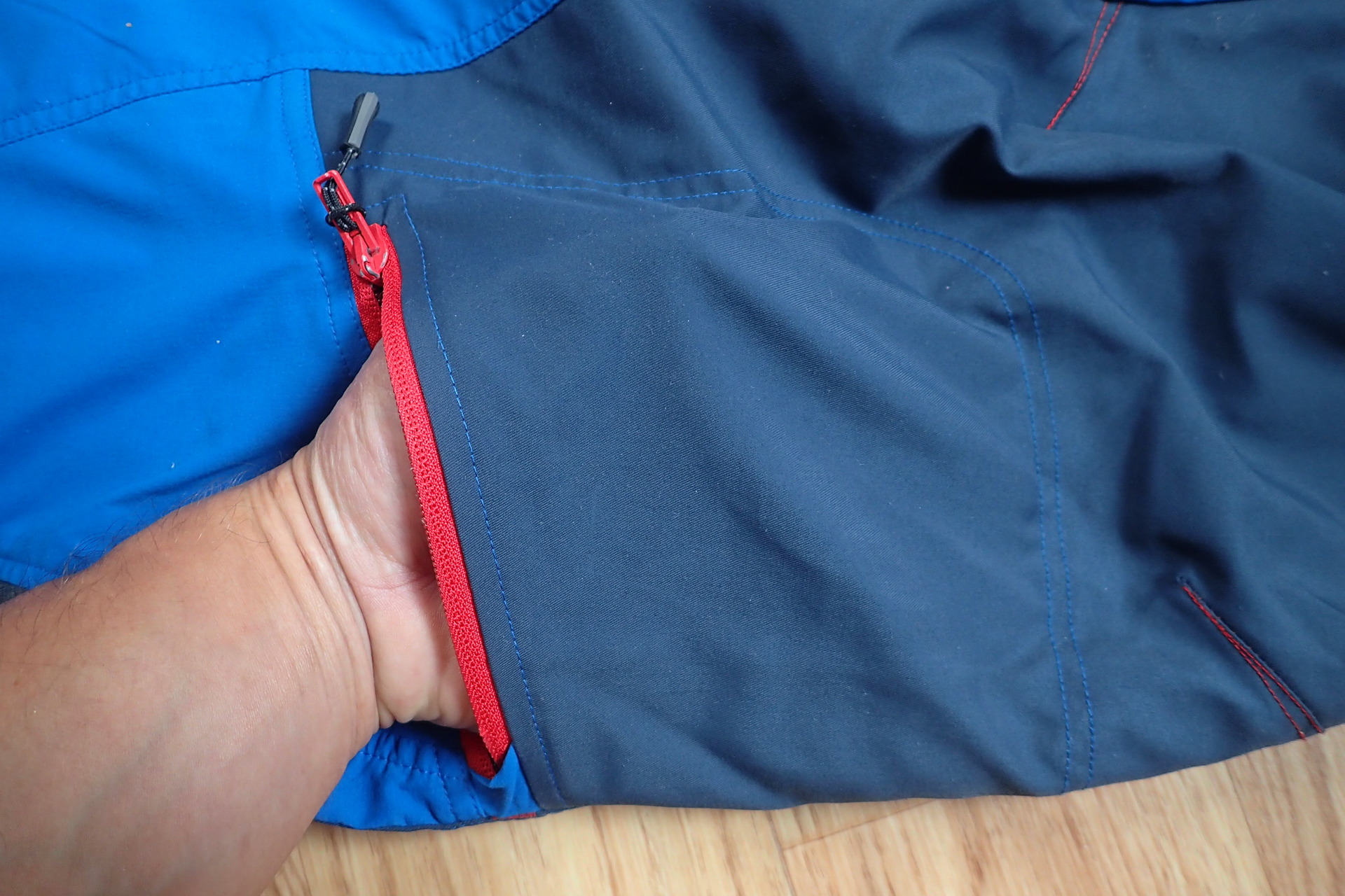 Doplňková kapsa na stehně Direct Alpine Mountainer Tech.