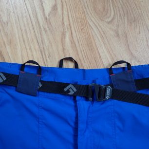 Tři poutka pro šle na kalhotách Direct Alpine Mountainer Tech.