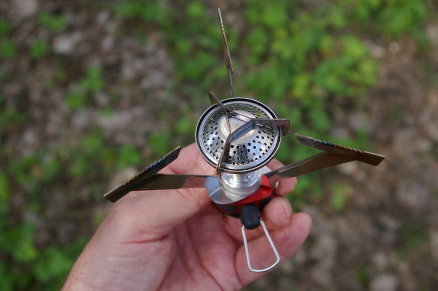 Vařič Coleman Fyrelite Start Hořák s chráničem plamene.JPG