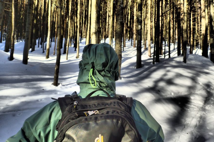 Zadní stahování kapuce Helly Hansen softshellové bundy VANIR LOGR JACKET.