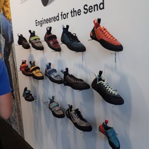 BLACK DIAMOND Představil úplně nové ucelenou řadu lezeček.