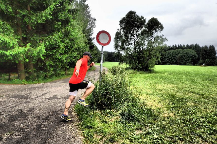 Testování kapes RaidLight Ultralight Shorts.