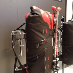 Batoh ORTLIEB jako skládačka.