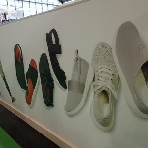 Cross už dávno nejsou jenom nevzhledné gumové sandály.