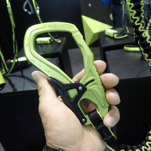 EDELRID a macatá karabina na ferraty.