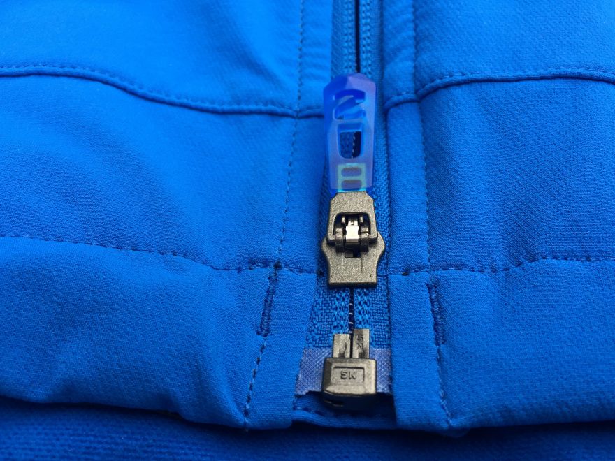 Detail YKK zipu bundy Salomon Ranger.