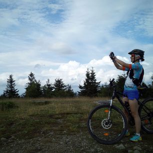 Podvečerní pokus o zachycení ukázkové oblačností na Radhošti