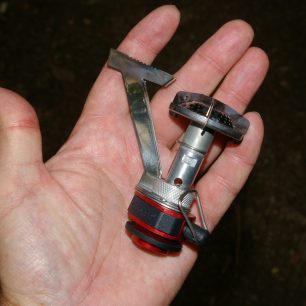 Vařič Coleman Fyrelite Start FyreLite je malý, ale výkonný.