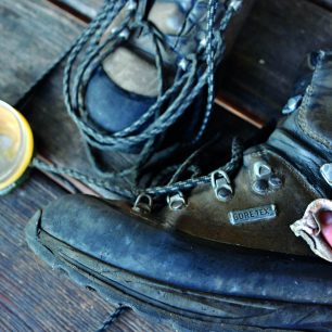 Pro VHT a do kamenitého terénu je vhodná gumová obsázka, která chrání povrch boty před podřením.