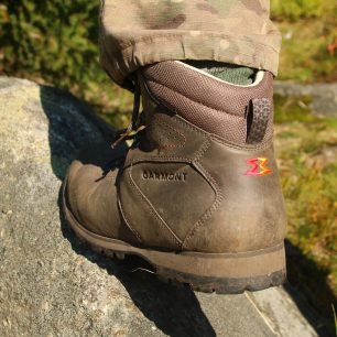 Díky podrážce ze spolehlivého vzorku Vibram Winkler drží outdoorové boty Garmont spolehlivě i na vlhkých a kluzkých plochách, jako jsou například skály, lišejník apod.