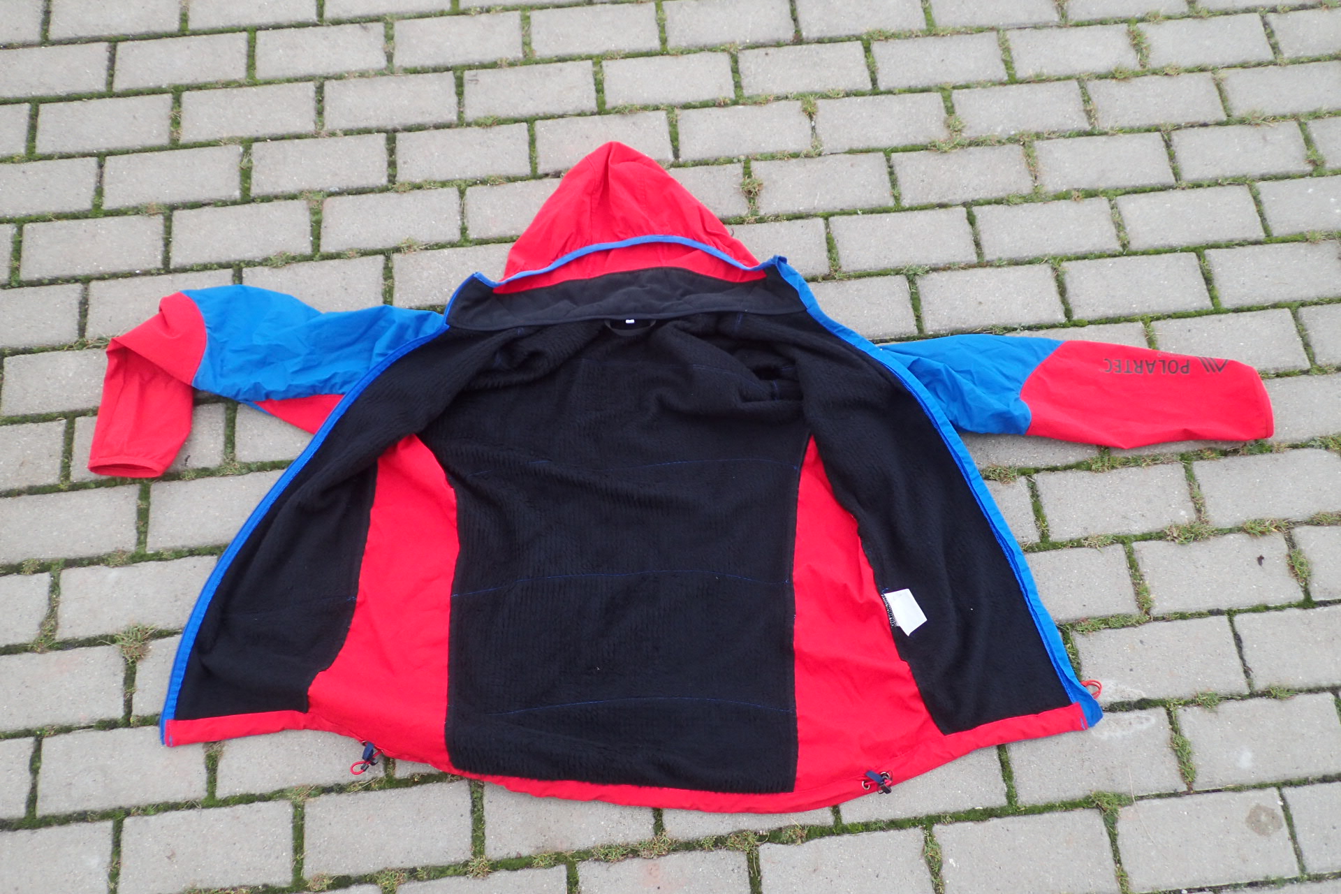 Izolační materiál Polartec Alpha bez podšívky - to černé.