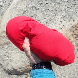 Tolik místa vám DIRECT ALPINE Alpha jkt zabere v batohu.