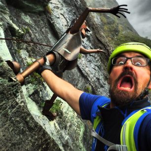 Triko SENSOR Merino Air muselo zvládat i takové úlekové testování.