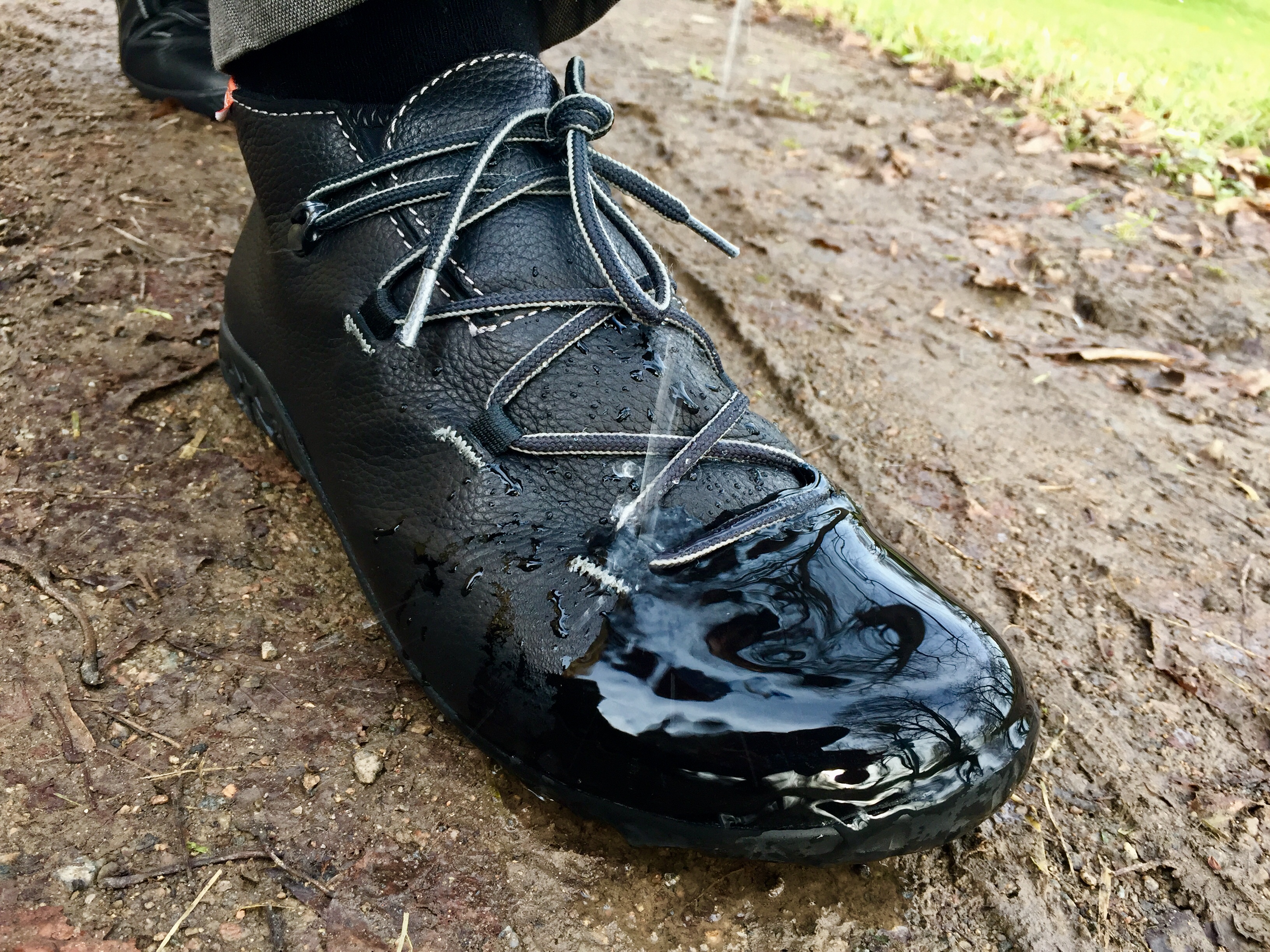 Deště se v botách Lizard Kross Urban bát nemusíte.